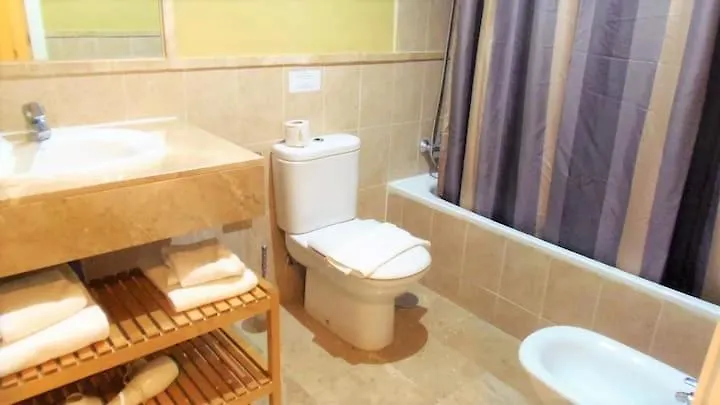 Apartamento Espacioso Muy Tranquilo Con Piscinas Y Jardines Cercano A La Playa Estepona