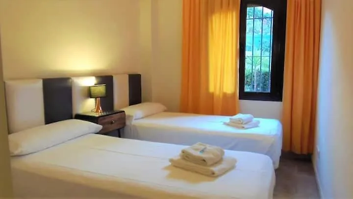 Apartment Apartamento Espacioso Muy Tranquilo Con Piscinas Y Jardines Cercano A La Playa Estepona
